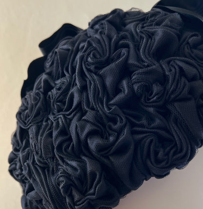 Katherine - Rose-smocked silk beret percher  - Black